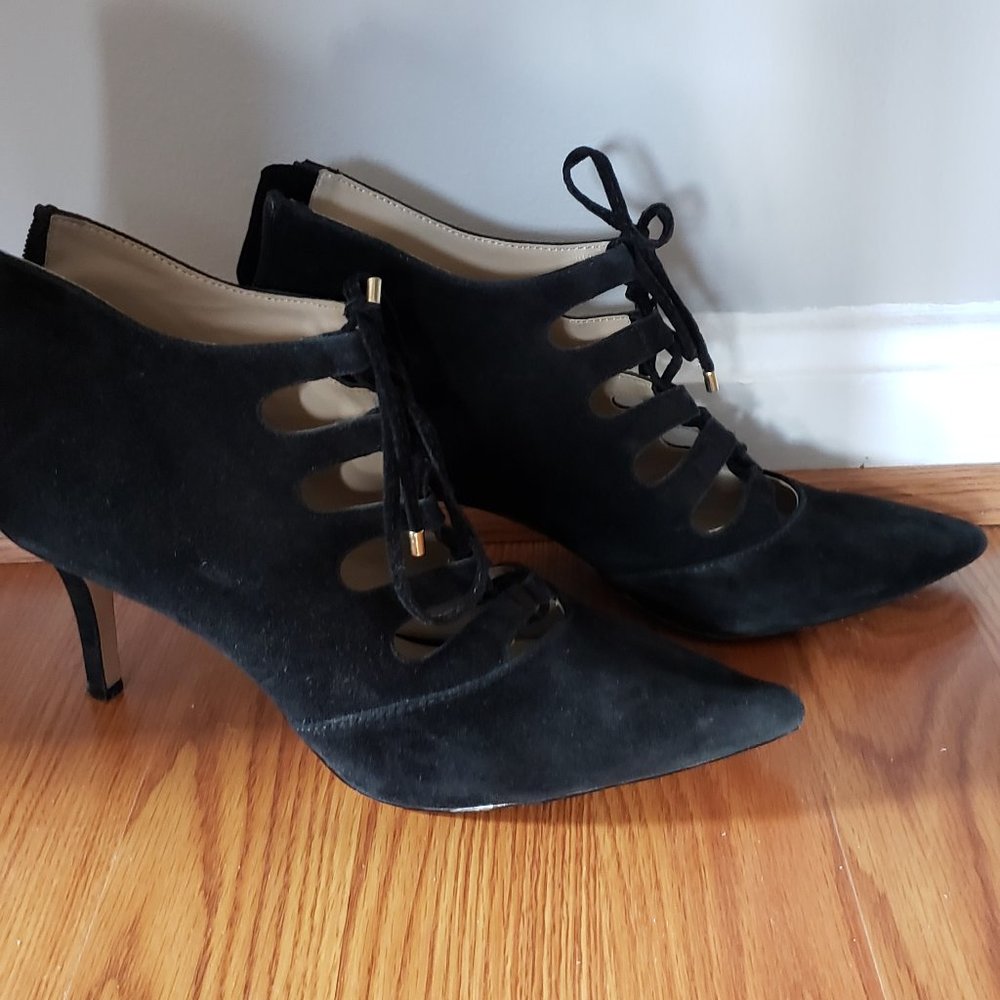 Adrienne Vittadini booties